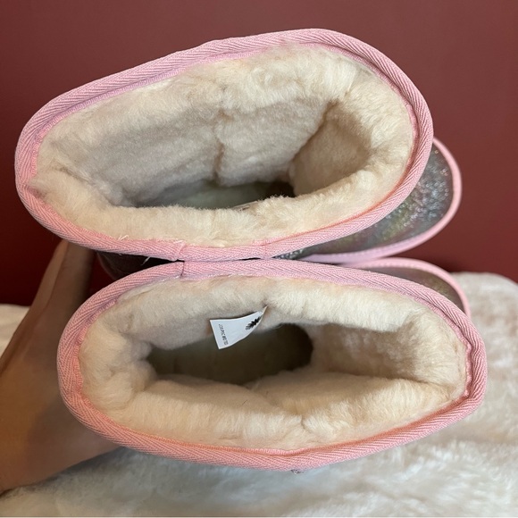 UGG silver and pastel rainbow sparkle boots, girl’s size 6, sparkly, winter - Picture 8 of 10
